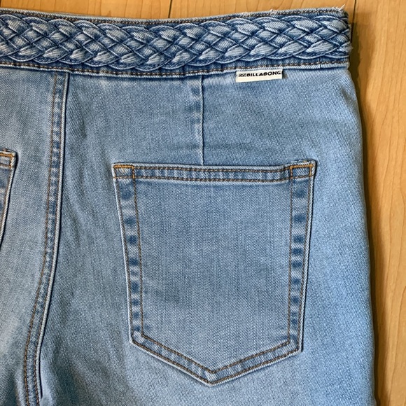 Billabong Light Wash Denim Shorts Size 26 - Picture 3 of 4